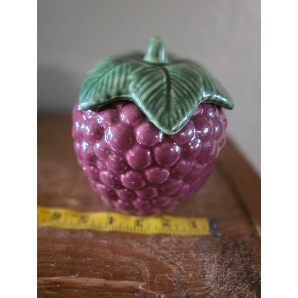 Vintage Ceramic Raspberry Lidded Jar Pink Fruit Canister Kitsch Decor 5" kitchen - Picture 8 of 8